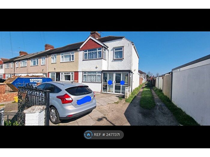 3 Bedroom Terraced House To Rent In Kenmare Drive, Mitcham, CR4
