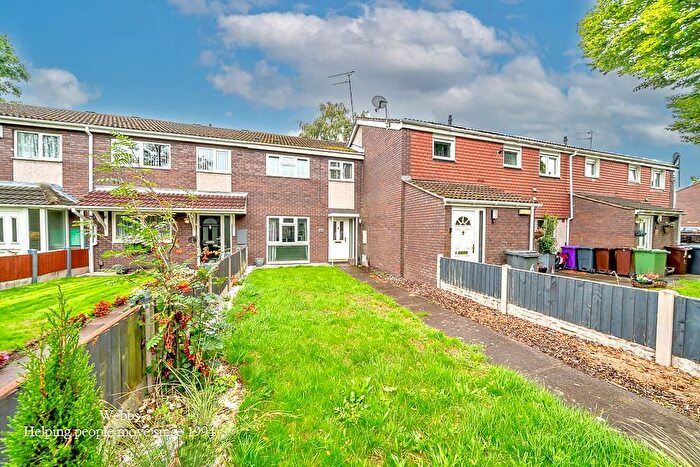 3 Bedroom Terraced House For Sale In Shepherds Walk, Wolverhampton, WV8