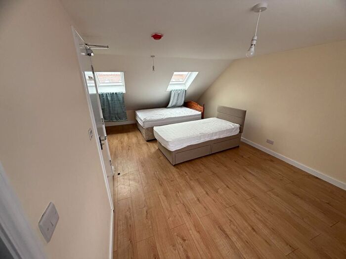 Studio To Rent In Gledwood Avenue, Hayes, UB4