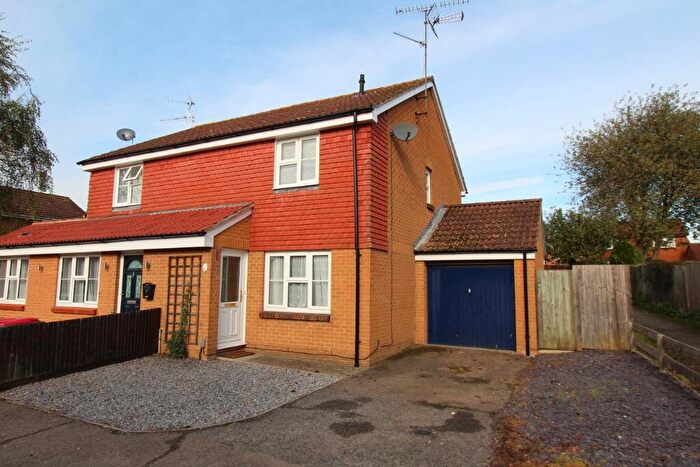 3 Bedroom Semi-Detached House To Rent In Palmera Avenue, Calcot, Reading, RG31