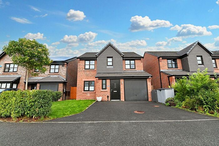 4 Bedroom Detached House For Sale In Horrocks Lane, Swinton, M27