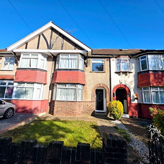 3 Bedroom Terraced House To Rent In Currey Road, Greenford, UB6