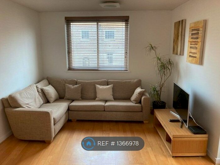 1 Bedroom Flat To Rent In Glebe House, London, W1T