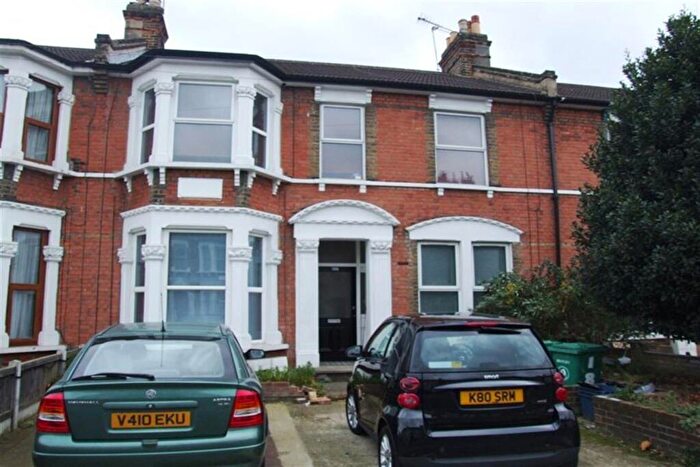 1 Bedroom Apartment To Rent In Balfour Road, Ilford, IG1