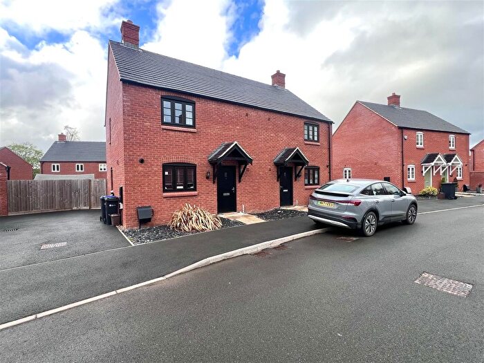 3 Bedroom Property For Sale In Kempton Drive, Towcester, NN12