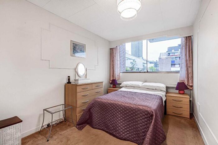 2 Bedroom Flat For Sale In Golden Lane Estate, Bayer House, EC1Y