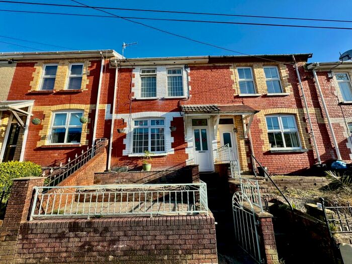 4 Bedroom Terraced House To Rent In The Avenue, Pontycymer, Bridgend, CF32
