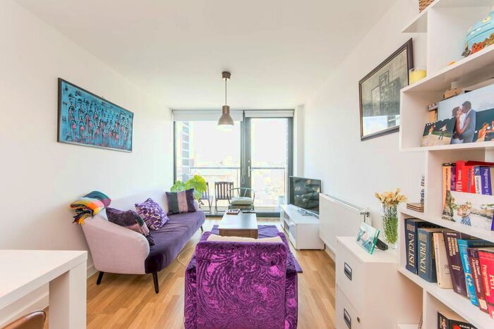 1 Bedroom Flat To Rent In Cranston Court, Shepherd's Bush, London, W12