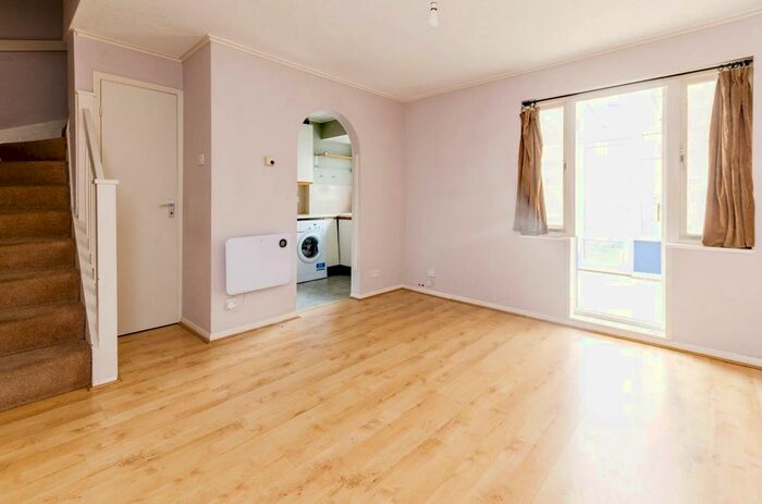 1 Bedroom Maisonette To Rent In Elder Close, Burpham, Guildford, GU4