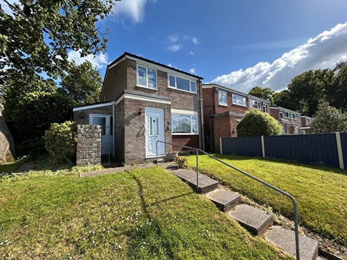 3 Bedroom Detached House For Sale In Yew Tree Close, Yeovil, Somerset, BA20