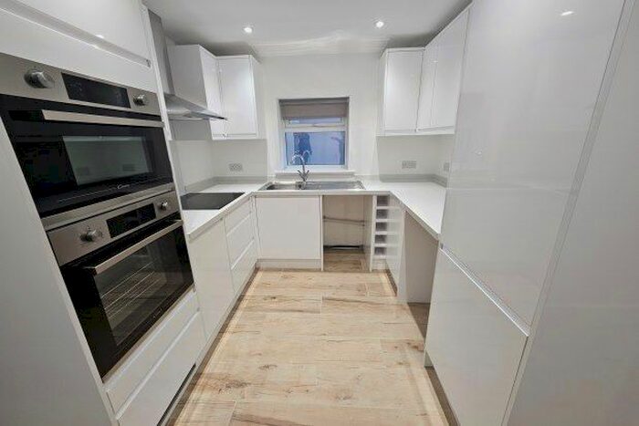 2 Bedroom Maisonette To Rent In Penenden Heath Road, Maidstone, ME14