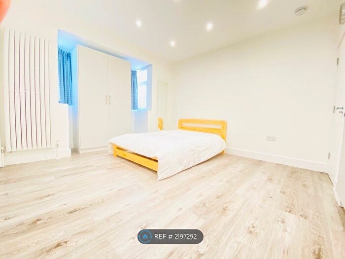 Studio To Rent In Middlesex, Pinner, HA5