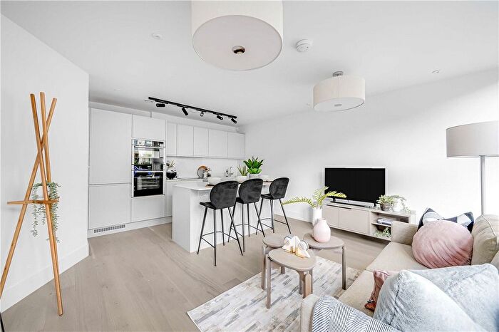 2 Bedroom Flat To Rent In Park Crescent Mews West, London, W1G