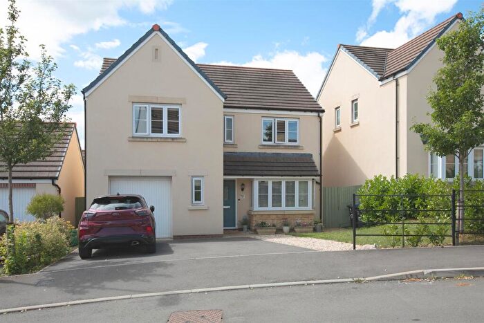 4 Bedroom Detached House For Sale In Evening Star, Royal Wootton Bassett, Swindon, SN4