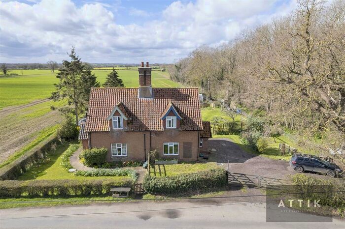 3 Bedroom Semi-Detached House For Sale In Park Road, Flixton, Bungay, NR35