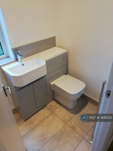 1 Bedroom Flat To Rent In Polygon Rd, Manchester, M8