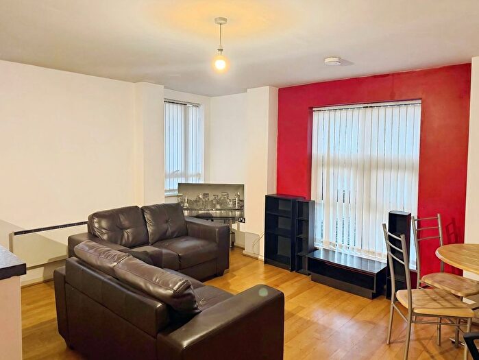 2 Bedroom Flat To Rent In City Gate, Blantyre Street, Castlefield, Manchester, M15
