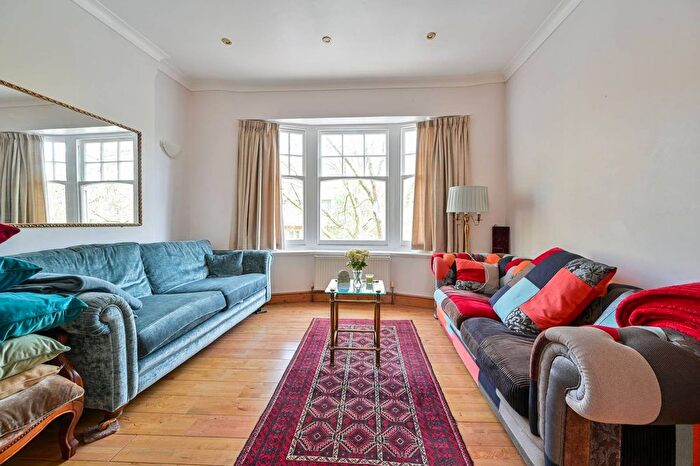 1 Bedroom Flat To Rent In Mcauley Close, Southwark, London, SE1