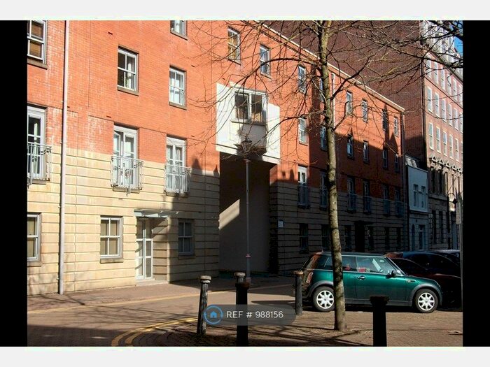 2 Bedroom Flat To Rent In St James Mansions, Cardiff, CF10