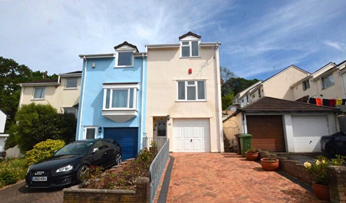 2 Bedroom End Of Terrace House For Sale In Lake View Close, Plymouth, PL5