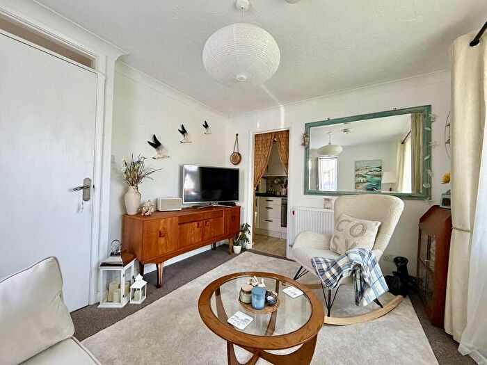1 Bedroom End Of Terrace House For Sale In Rowan Drive, Creekmoor, BH17 - Photo 4