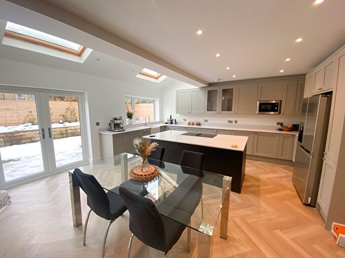 5 Bedroom Detached House To Rent In New Road, Holmfirth, HD9