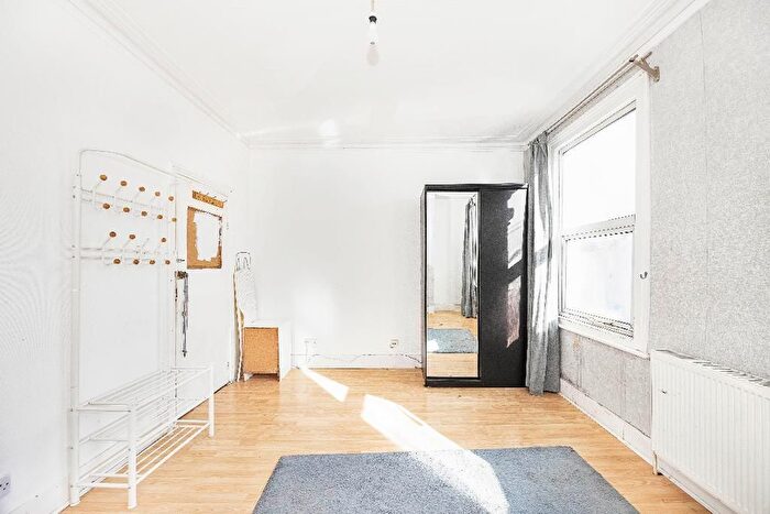 3 Bedroom End Of Terrace House To Rent In Sutton Road, Chadwell Heath, IG11