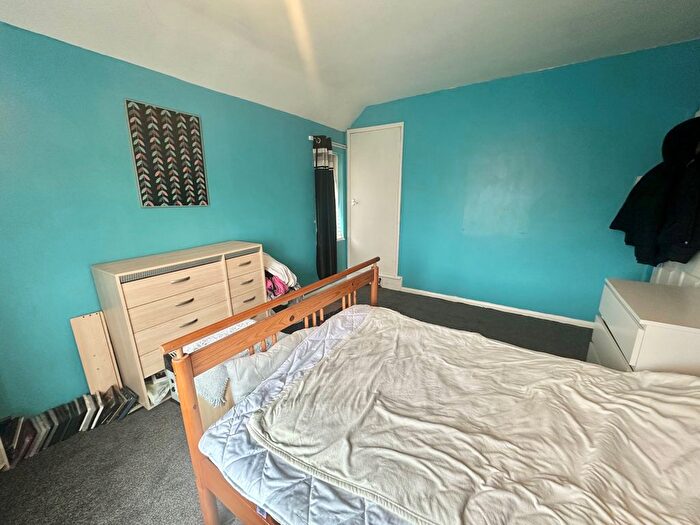 3 Bedroom End Of Terrace House For Sale In Booth Crescent, Mansfield, NG19