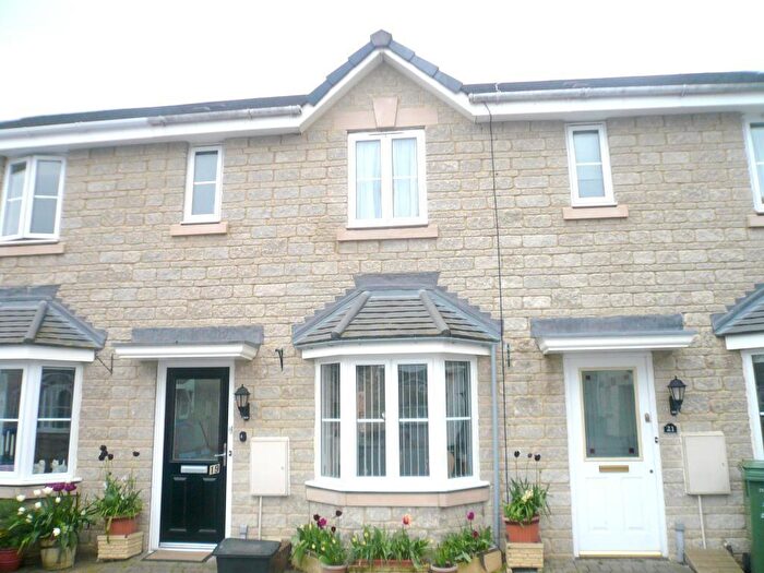 2 Bedroom House To Rent In Newbury Avenue, Calne, SN11