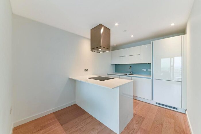 1 Bedroom Apartment To Rent In Horizon Building, Yabsley Street, London, E14