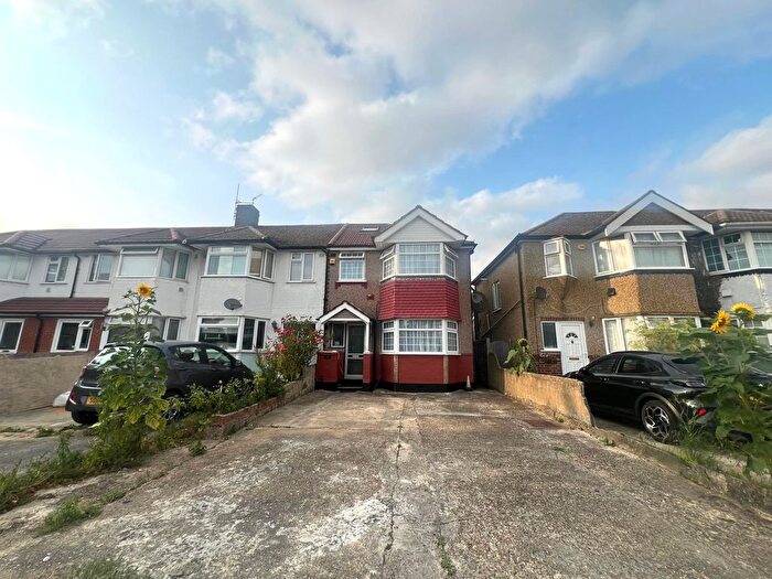 3 Bedroom Semi Detached House To Rent In Warner Close, Harlington, Hayes, UB3