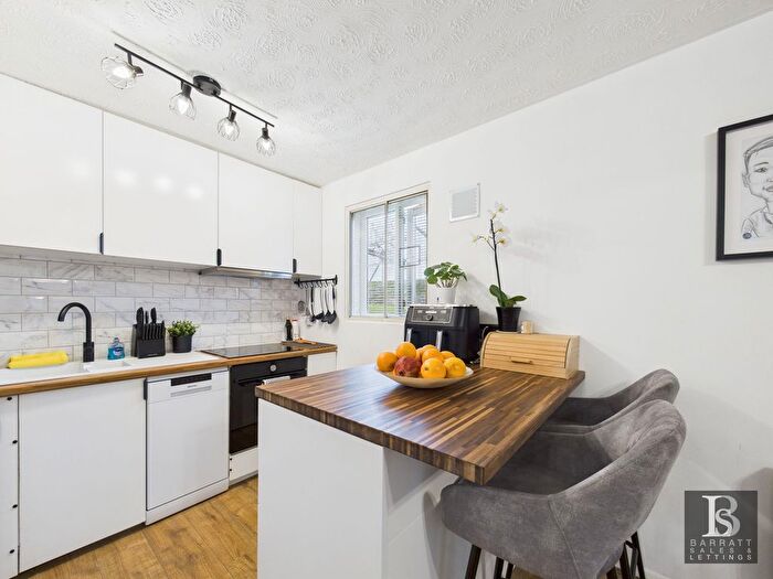 1 Bedroom Flat For Sale In Maplin Park, Langley, Slough, SL3