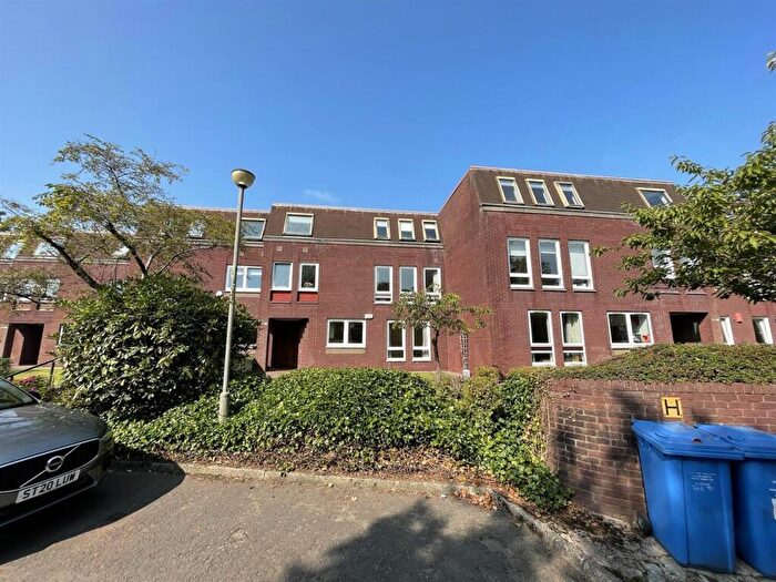 2 Bedroom Flat To Rent In Clarence Gardens, Hyndland, G11