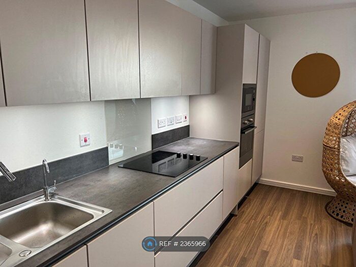 1 Bedroom Flat To Rent In Gerrard Court, Hounslow, TW3