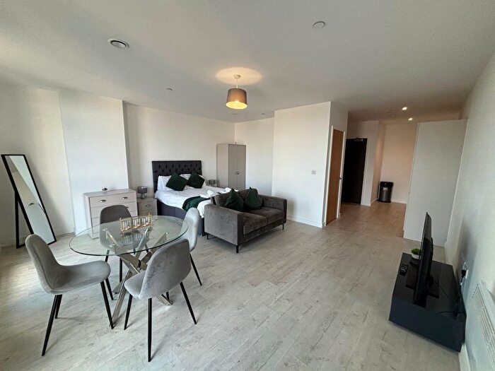 Studio To Rent In Furness Quay, Salford, Greater Manchester, M50