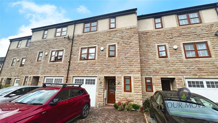 4 Bedroom Terraced House For Sale In Knoll Close, Greenfield, Oldham, Greater Manchester, OL3