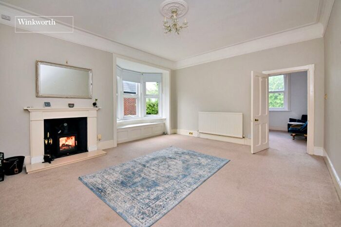 1 Bedroom Flat For Sale In Eaton Road, Sutton, SM2