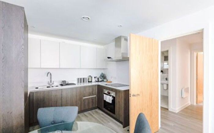 2 Bedroom Flat For Sale In Park Hill, Park Hill, South London, London, SW4
