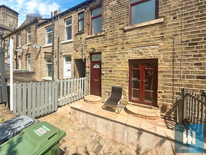 2 Bedroom Terraced House To Rent In Wellington Street, Lindley, Huddersfield, HD3