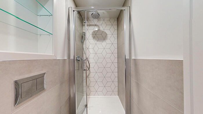 1 Bedroom Flat To Rent In Beverley Way, London, SW20