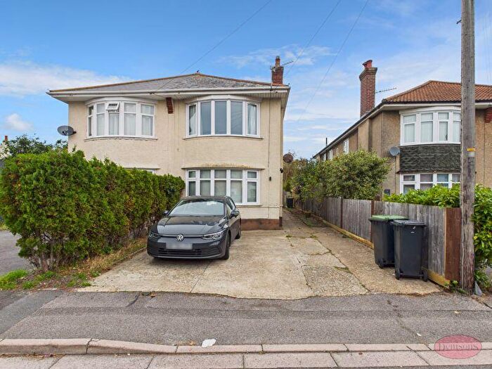 2 Bedroom Flat To Rent In Christchurch, BH23