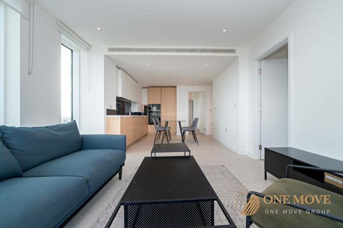 2 Bedroom Apartment To Rent In Cendal Crescent, Bouchon Point, E1
