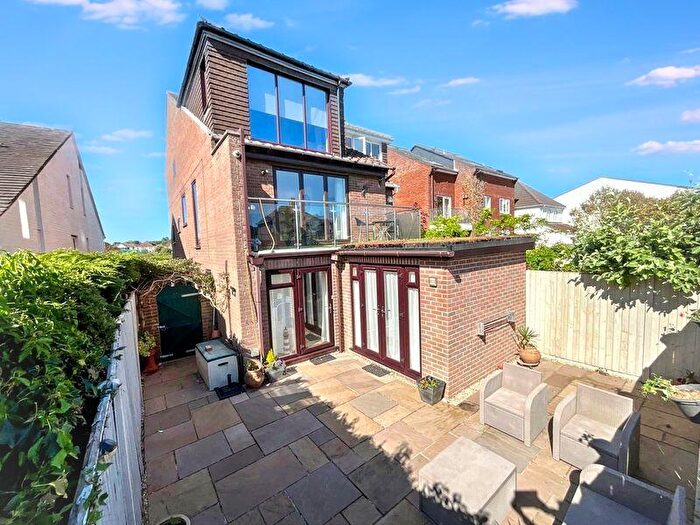 3 Bedroom Property For Sale In Willow Way, Christchurch, BH23