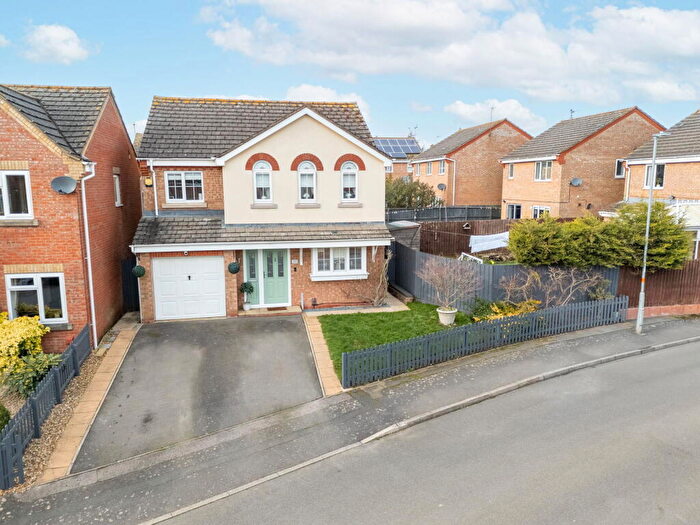 4 Bedroom Detached House For Sale In Keld Close, Corby, Northamptonshire, NN18