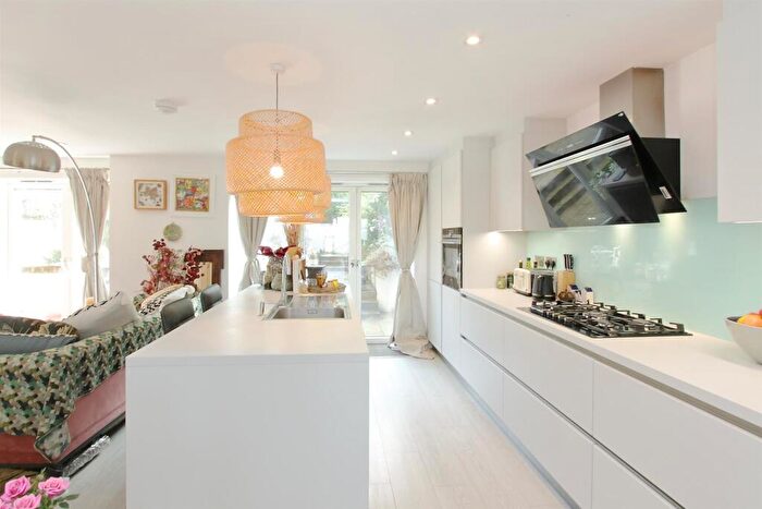 4 Bedroom Detached House For Sale In Station Road, Chilbolton, Stockbridge, SO20