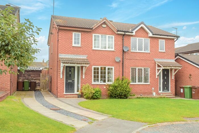 3 Bedroom Semi-Detached House For Sale In Langdale Drive, Altofts, Normanton, WF6