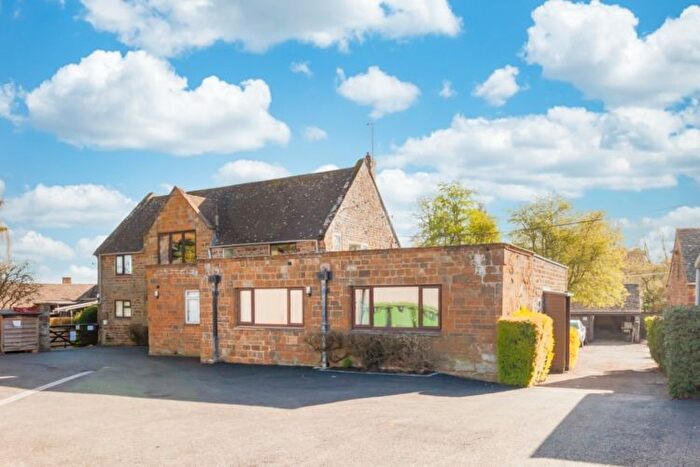 2 Bedroom Flat To Rent In Wardington, Banbury, OX17