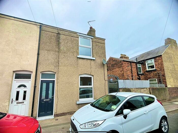2 Bedroom Property For Sale In Ewart Street, Scarborough, YO12
