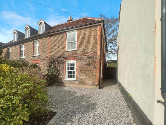 2 Bedroom House To Rent In Bridge Road, East Molesey, KT8