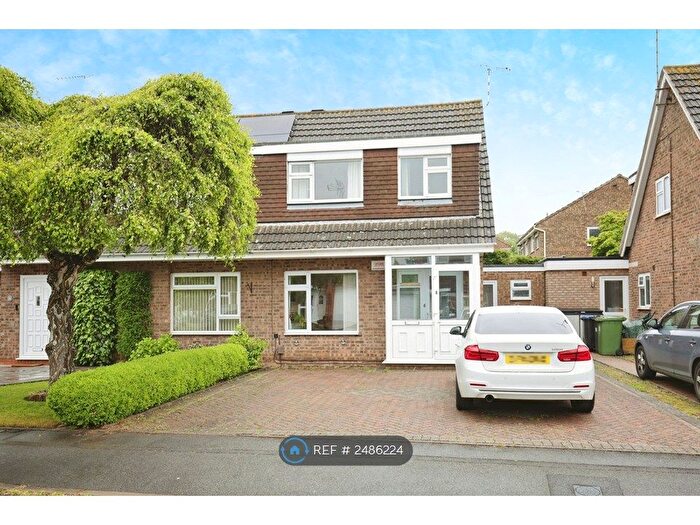 4 Bedroom Semi-Detached House To Rent In Makepeace Avenue, Warwick, CV34